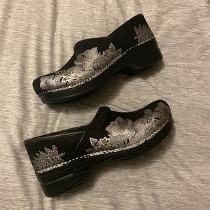 Dansko Clogs NWOT